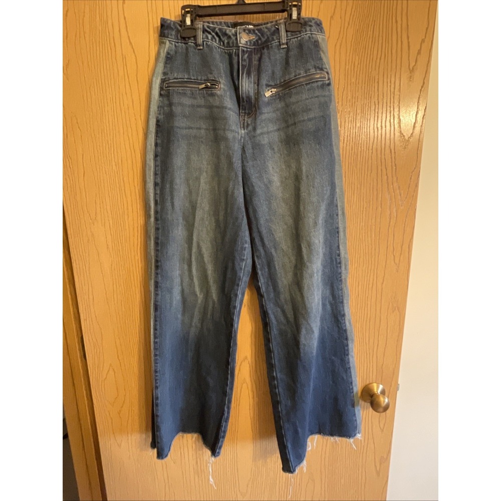 Women's fashion nova jeans wide leg raw hem Size 7 Zipper Pockets